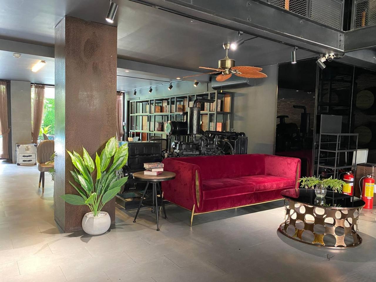 Check Inn Phnom Penh Bkk1 Экстерьер фото